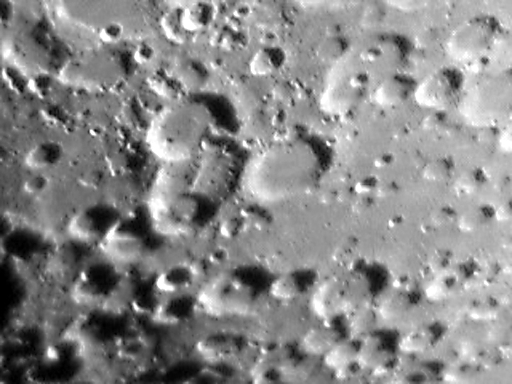 Krater Licetus, Krater Heraclitus und Krater Cuvier eine seltsame Kratergruppe